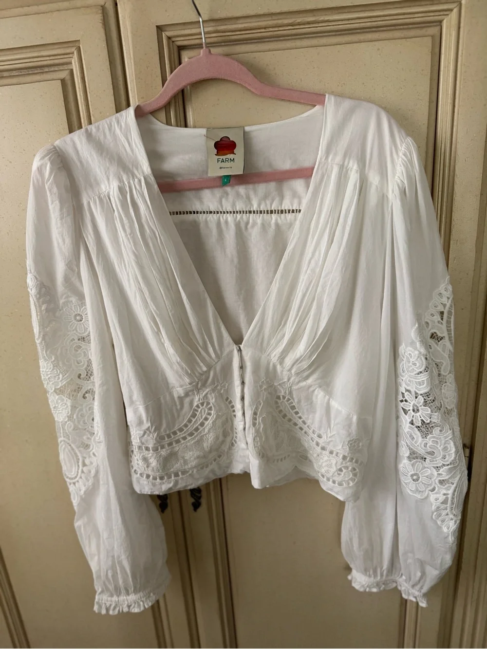 FARM Rio White Cropped Embroidered Peasant Blouse